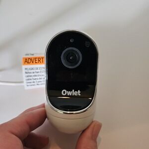 Owlet baby monitor and holder